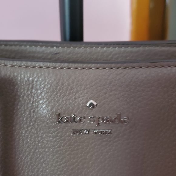 Kate spade crossbody - Picture 2 of 4